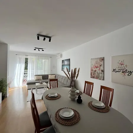 Teo Apartment *